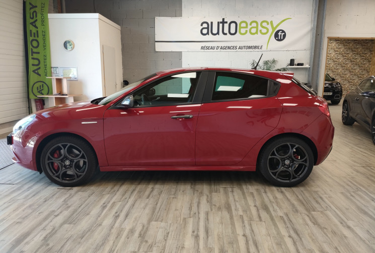 Alfa Romeo GIULIETTA 1.4 TB MultiAir 150ch Lusso Stop&Start Pack Veloce 1ERE MAIN 