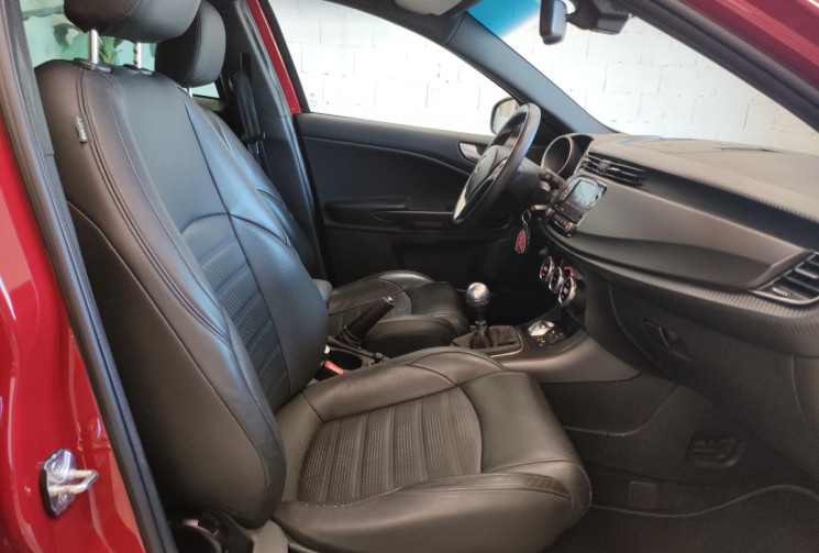Alfa Romeo GIULIETTA 1.4 TB MultiAir 150ch Lusso Stop&Start Pack Veloce 1ERE MAIN 