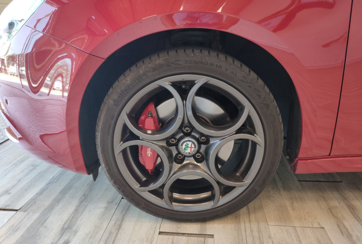 Alfa Romeo GIULIETTA 1.4 TB MultiAir 150ch Lusso Stop&Start Pack Veloce 1ERE MAIN 