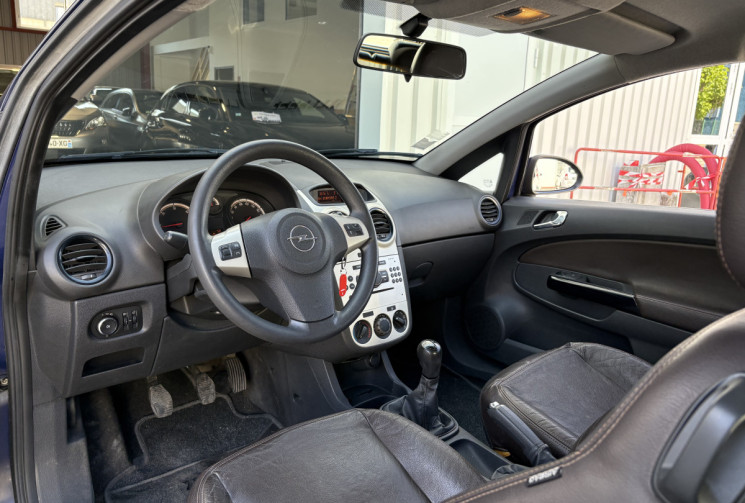 Opel Corsa Cosmo EcoFLEX 95 cv Phase 2 * 3 portes * Cuir complet 