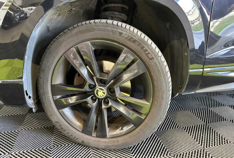 Skoda Karoq 1.5 TSI 150 ch SportLine – Élégance, sportivité et polyvalence