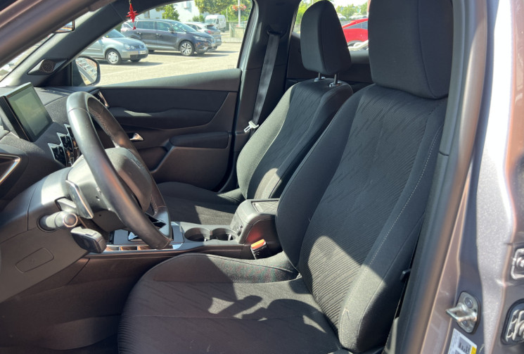 DS DS 3 Crossback PureTech 130ch  EAT 8 So Chic COURROIE OK