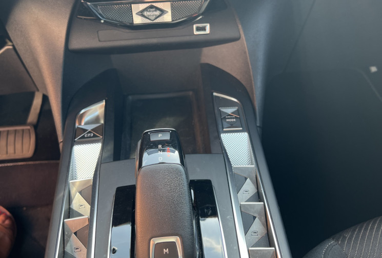 DS DS 3 Crossback PureTech 130ch  EAT 8 So Chic COURROIE OK
