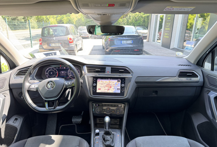 Volkswagen Tiguan R-Line 2.0 TDi 150 DSG7 / Toit Ouvrant / Attelage elec / Garantie 6 mois