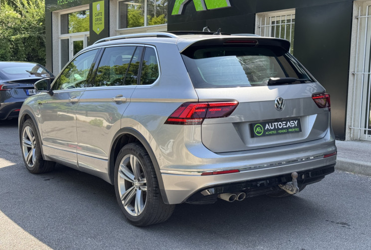 Volkswagen Tiguan R-Line 2.0 TDi 150 DSG7 / Toit Ouvrant / Attelage elec / Garantie 6 mois
