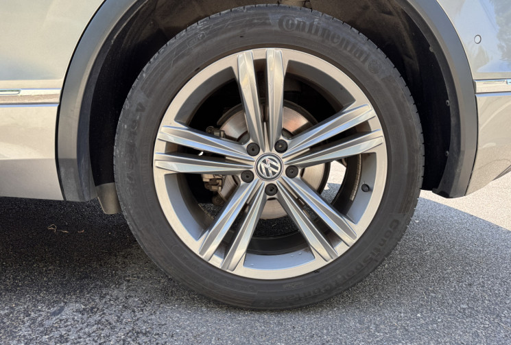 Volkswagen Tiguan R-Line 2.0 TDi 150 DSG7 / Toit Ouvrant / Attelage elec / Garantie 6 mois
