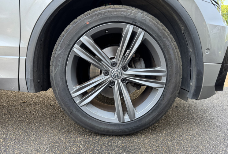 Volkswagen Tiguan R-Line 2.0 TDi 150 DSG7 / Toit Ouvrant / Attelage elec / Garantie 6 mois