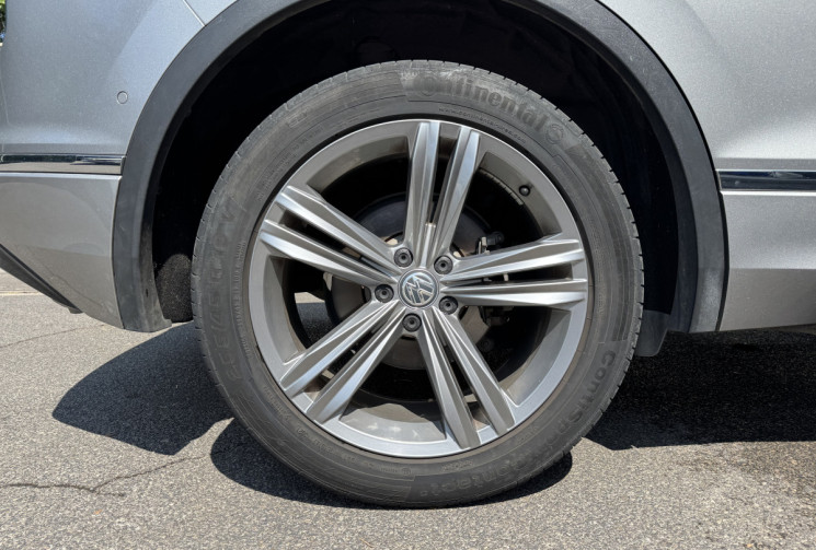 Volkswagen Tiguan R-Line 2.0 TDi 150 DSG7 / Toit Ouvrant / Attelage elec / Garantie 6 mois