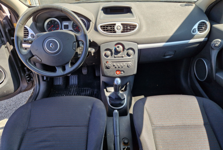 Renault Clio 1.5 DCI 70 CV 5 PORTES AUTHENTIQUE