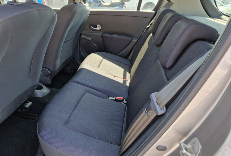 Renault Clio 1.5 DCI 70 CV 5 PORTES AUTHENTIQUE