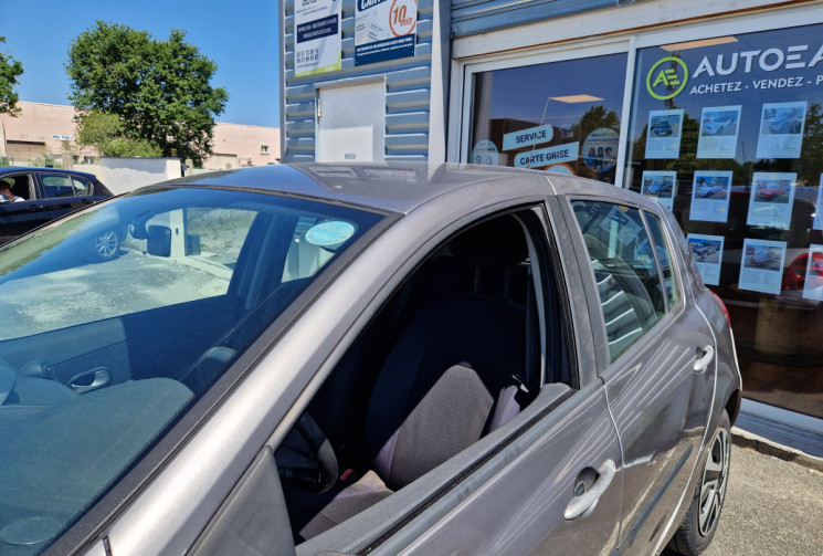 Renault Clio 1.5 DCI 70 CV 5 PORTES AUTHENTIQUE