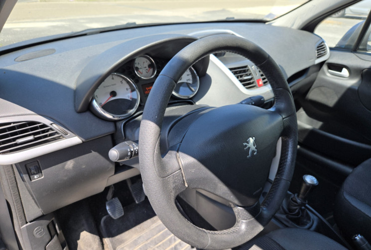 Peugeot 207 1.4 VTi 16V 95 cv 