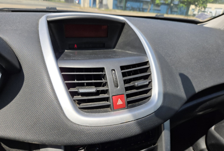 Peugeot 207 1.4 VTi 16V 95 cv 