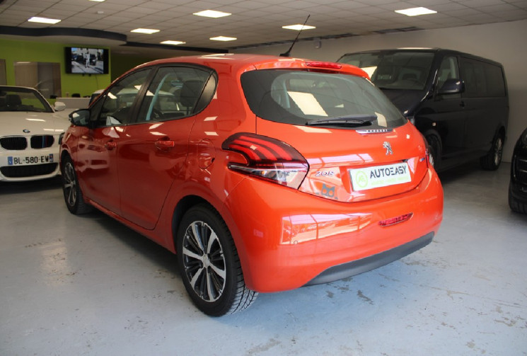 Peugeot 208 82 CV  ACTIVE + TOIT PANORAMIQUE +  CAMERA  64 000 KM !!!!