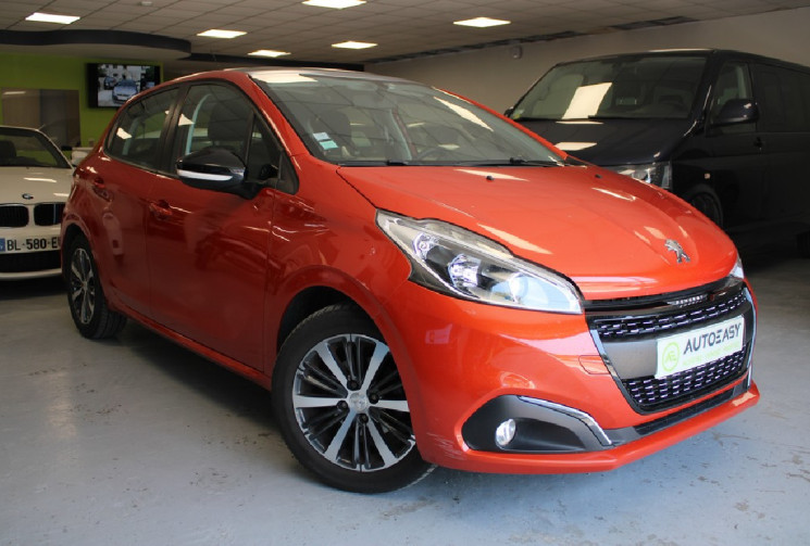 Peugeot 208 82 CV  ACTIVE + TOIT PANORAMIQUE +  CAMERA  64 000 KM !!!!