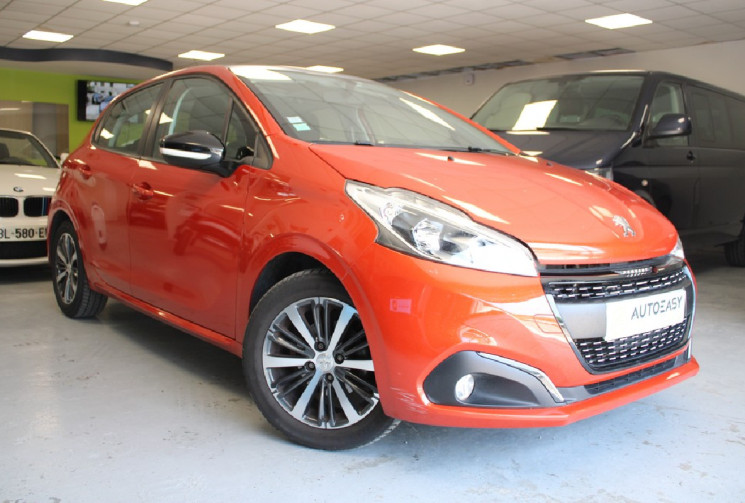 Peugeot 208 82 CV  ACTIVE + TOIT PANORAMIQUE +  CAMERA  64 000 KM !!!!