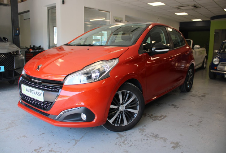 Peugeot 208 82 CV  ACTIVE + TOIT PANORAMIQUE +  CAMERA  64 000 KM !!!!