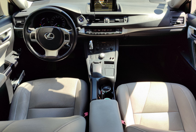 Lexus CT 200h 1.8 VVT-i 136 ch Sensation hybride
