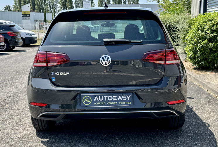 Volkswagen Golf E-Golf 136/ CARPLAY