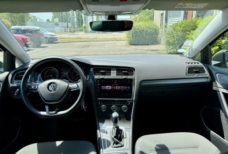 Volkswagen Golf E-Golf 136/ CARPLAY