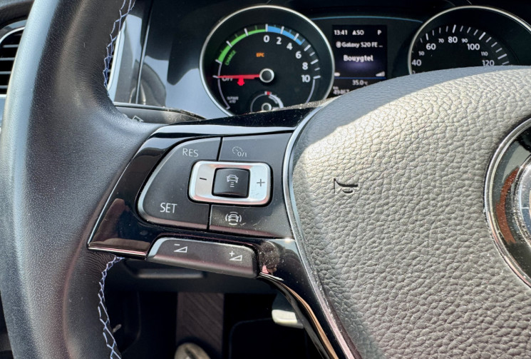 Volkswagen Golf E-Golf 136/ CARPLAY