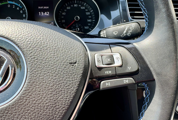Volkswagen Golf E-Golf 136/ CARPLAY