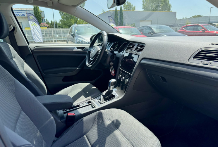 Volkswagen Golf E-Golf 136/ CARPLAY