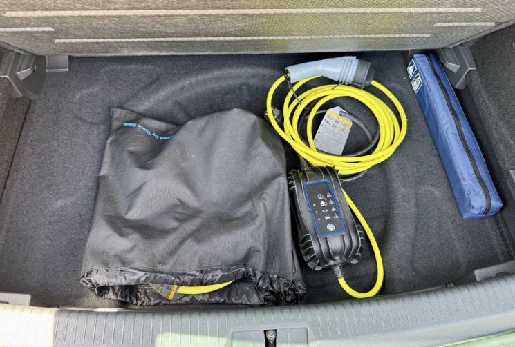 Volkswagen Golf E-Golf 136/ CARPLAY