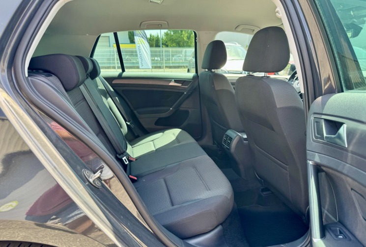 Volkswagen Golf E-Golf 136/ CARPLAY