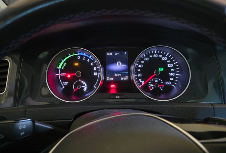 Volkswagen Golf E-Golf 136/ CARPLAY