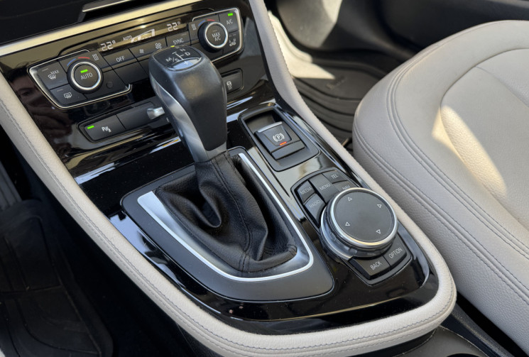 BMW SERIE 2 ACTIVETOURER 225iA xDrive 231ch Luxury / TOIT OUVRANT / HAYON ELECTRIQUE / CAMERA