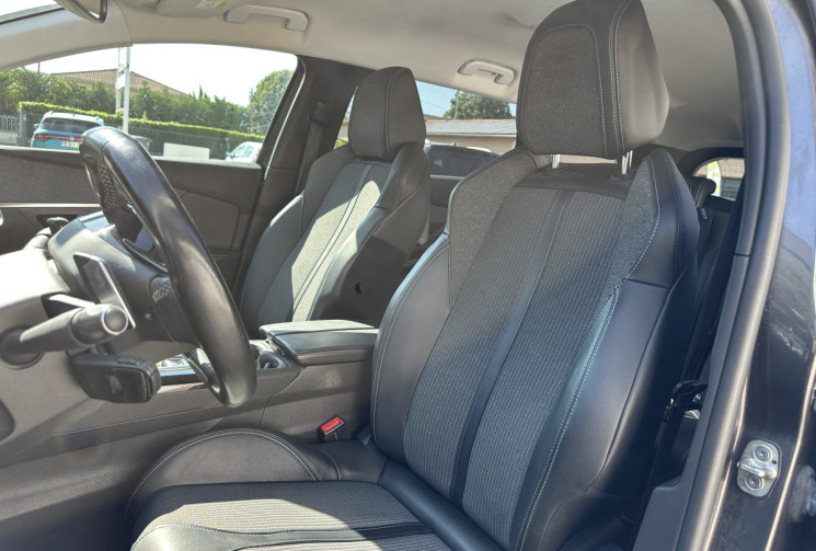 Peugeot 5008 1.5 BlueHDi 130 ch Allure Pack EAT8 / Entretien intégral / Première main / 7 Places