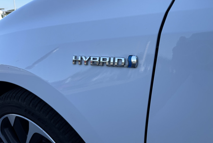 Toyota AURIS 1.8  HSD 136h Design CVT / E85 ETHANOL