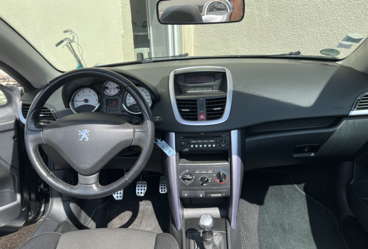 Peugeot 207 CC 1.6i 150 ch FÉLINE