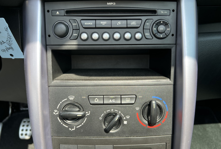 Peugeot 207 CC 1.6i 150 ch FÉLINE
