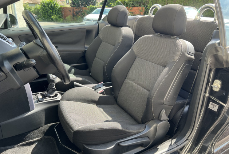Peugeot 207 CC 1.6i 150 ch FÉLINE