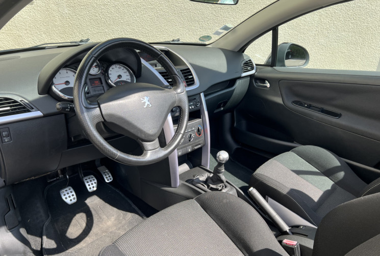 Peugeot 207 CC 1.6i 150 ch FÉLINE