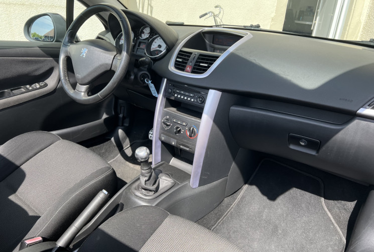 Peugeot 207 CC 1.6i 150 ch FÉLINE