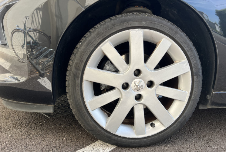 Peugeot 207 CC 1.6i 150 ch FÉLINE