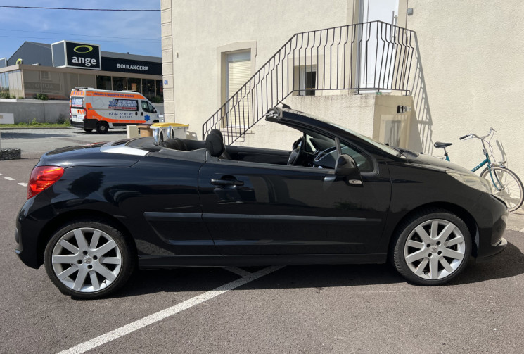 Peugeot 207 CC 1.6i 150 ch FÉLINE