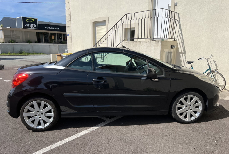 Peugeot 207 CC 1.6i 150 ch FÉLINE