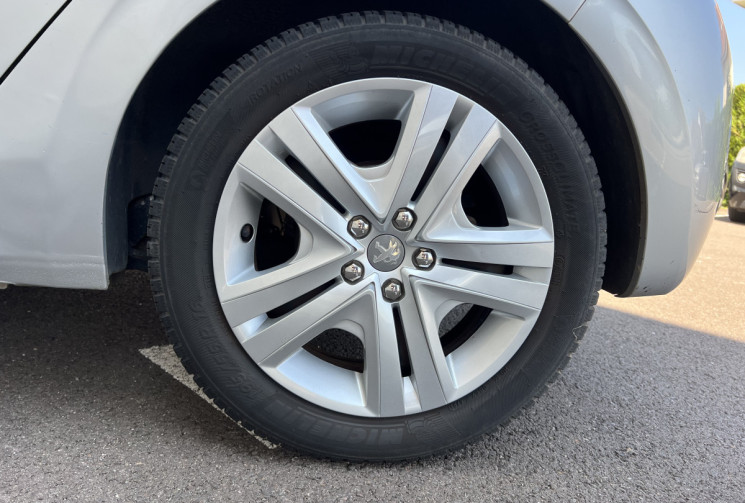 Peugeot 208 Phase 2 1.6 Blue HDi 100CH