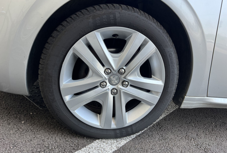 Peugeot 208 Phase 2 1.6 Blue HDi 100CH