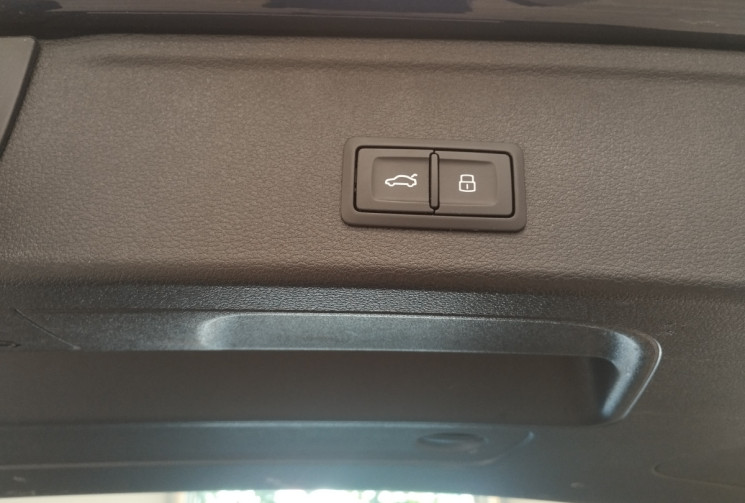 Audi A4 Avant 35 TFSI 150 S tronic 7 Competition + ATTELAGE + TOIT OUVRANT