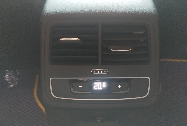 Audi A4 Avant 35 TFSI 150 S tronic 7 Competition + ATTELAGE + TOIT OUVRANT