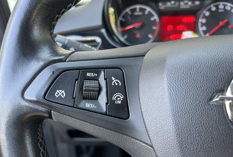 Opel Corsa 1.4 i 90 CH EDITION