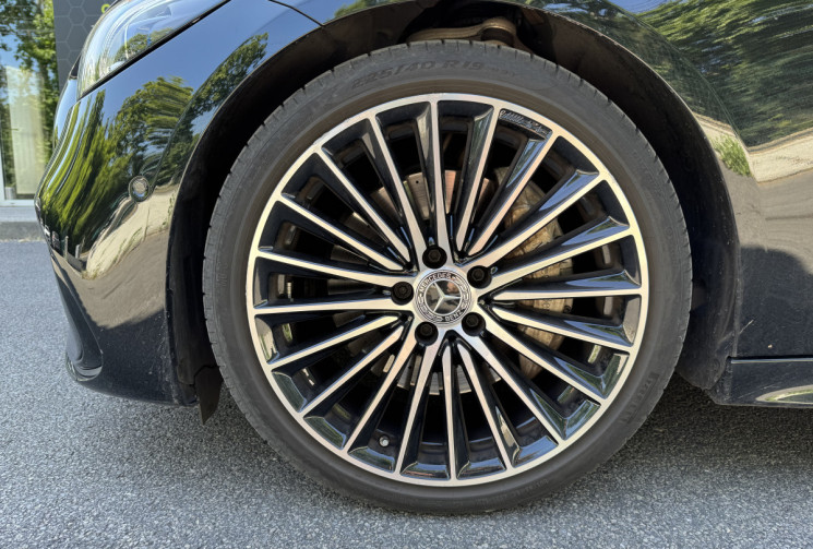 Mercedes Classe C 220 d AMG Line 2.0 200 EQ Boost 9G-TRONIC / Toutes Options / Toit ouvrant / UHD
