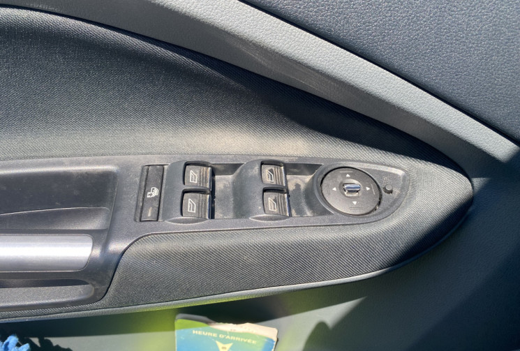 Ford C-MAX 1.6 TDCI 115 ch Titanium DISTRIBUTION OK
