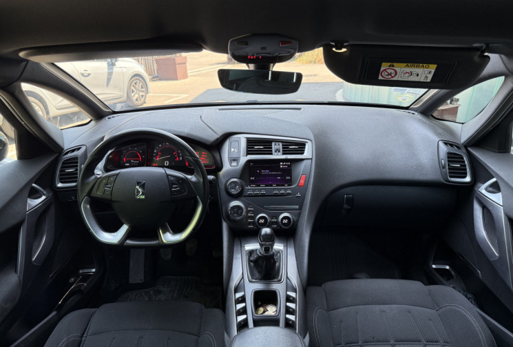 DS DS5 1.6 Blue HDi 120 cv So Chic / suivi d’entretiens