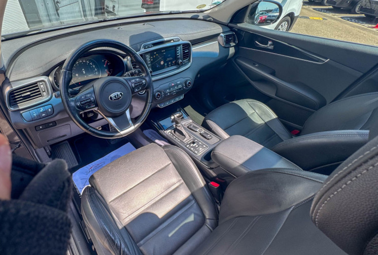 Kia SORENTO 7 places 2.2 CRDI 200 cv ISG ULTIMATE 4X4 4WD BVA Toit ouvrant Caméra CarPlay Cuir